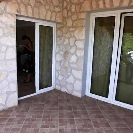 Robinson Ivano Apartment Zavala