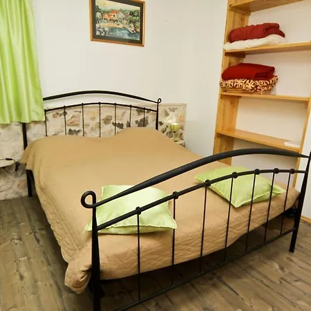 Robinson Ivano Apartment Zavala