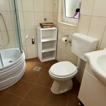 Robinson Ivano * Zavala