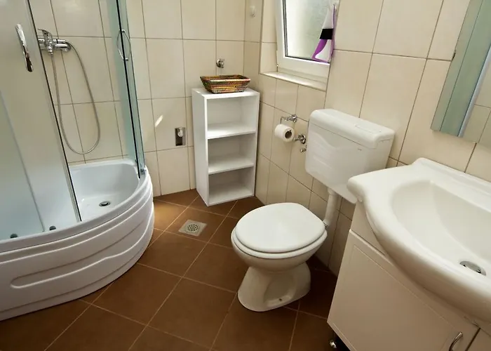 Robinson Ivano * Zavala